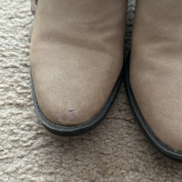 Strap booties - Picture 2 of 4